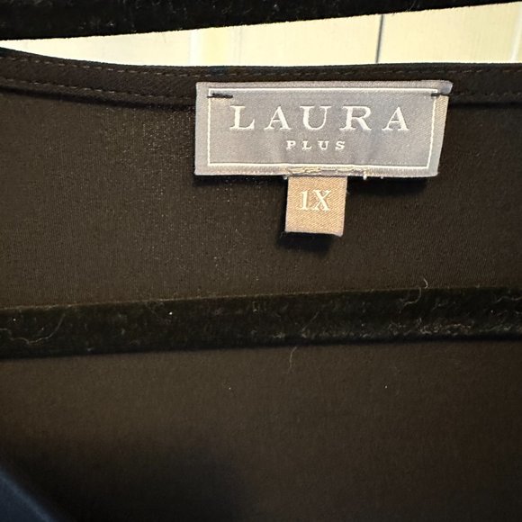 Laura Tunic top with flower detail on Sleeves - Picture 4 of 6